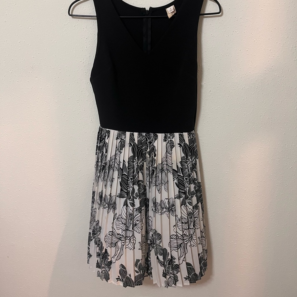 Casual Dress Black and White Dress!